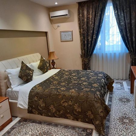 Vila Tako - Hotel Tirana Extérieur photo