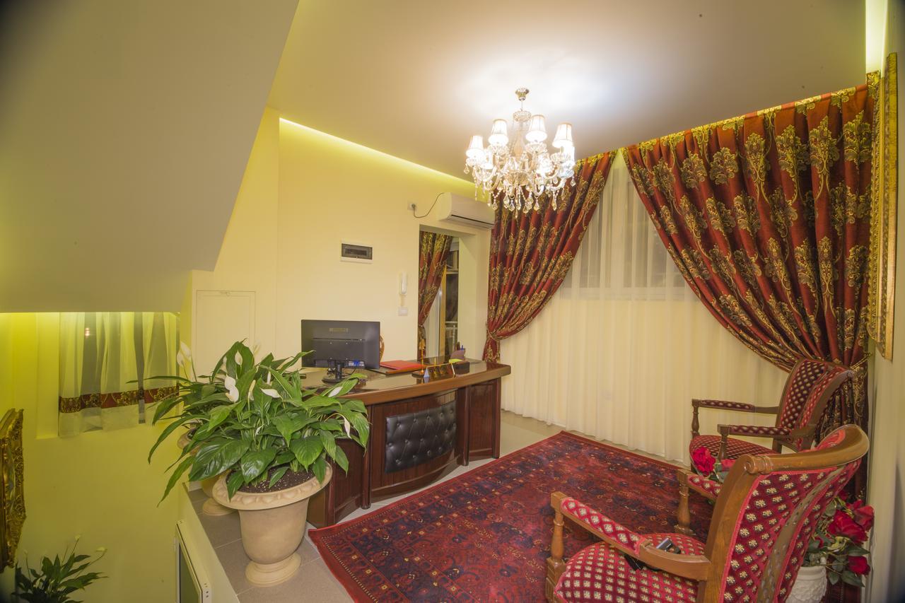 Vila Tako - Hotel Tirana Extérieur photo