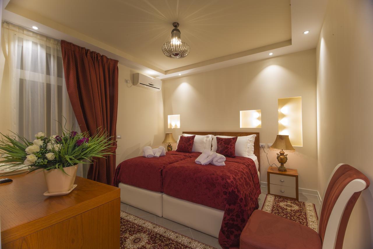 Vila Tako - Hotel Tirana Extérieur photo